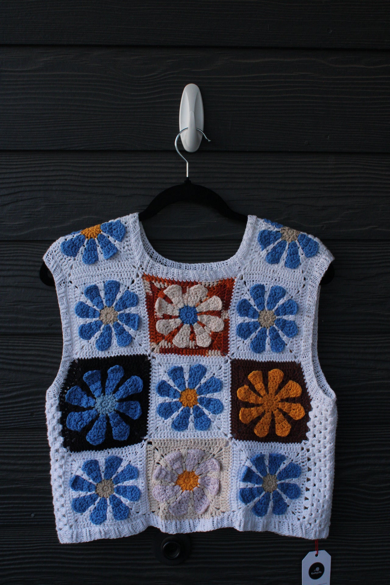 🌼✨ Handmade Crochet Flower Vest – 100% Cotton (Size: Medium) ✨🌼