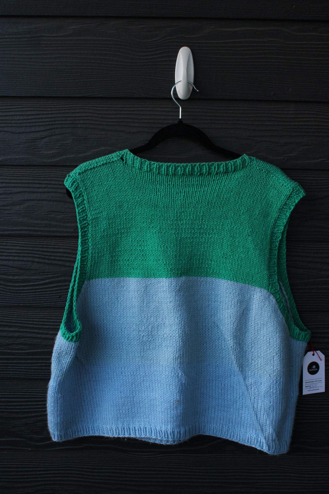 🧵✨ Handmade SpongeBob Vest (Size: Large) ✨🧵